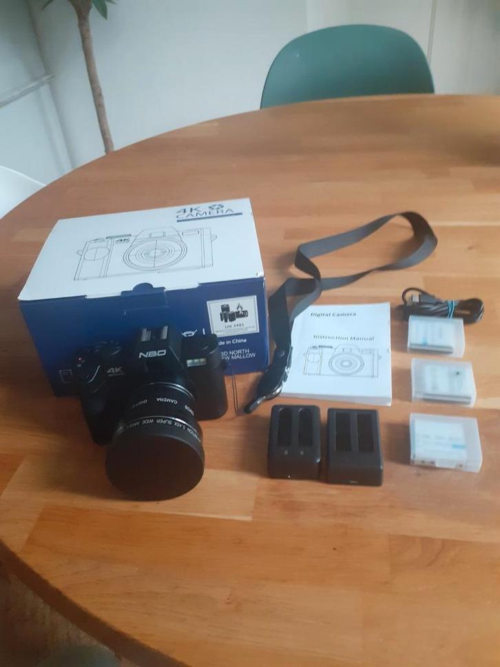 NBD vlogcamera met wide angle lens incl. 4 accu's + 2 laders, Audio, Tv en Foto, Fotocamera's Digitaal, Zo goed als nieuw, Overige Merken