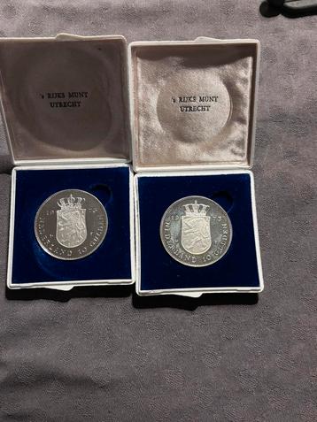 2x Zilveren 10 Gulden 1973 Juliana beschikbaar voor biedingen