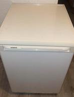 Leuke kleine koelkast met boven kant vriezer tekoop., Ophalen, Zo goed als nieuw, Minder dan 60 cm, Minder dan 85 cm