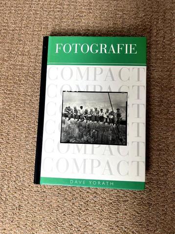 Fotografie Compact (Dave Yorath) beschikbaar voor biedingen