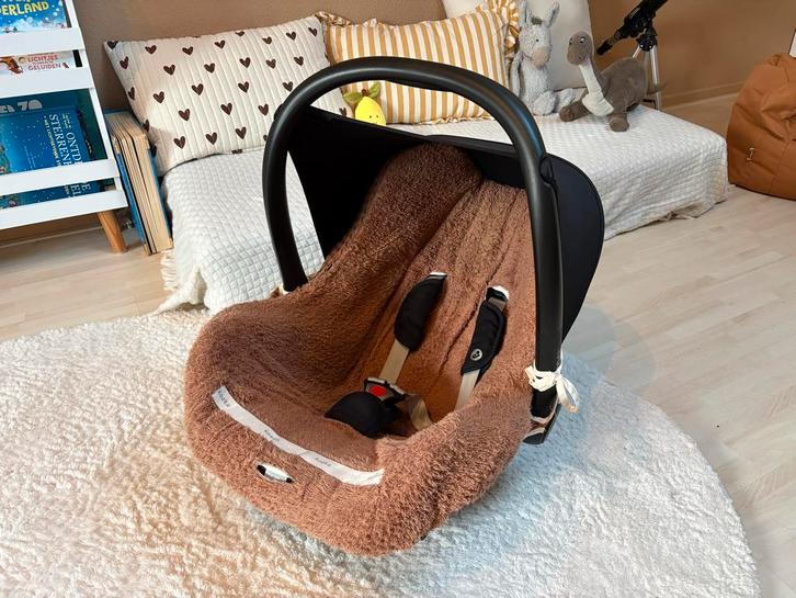 Maxi Cosi Cabriofix - Zeer nette staat + Koeka hoes, Kinderen en Baby's, Autostoeltjes, Zo goed als nieuw, Maxi-Cosi, 0 t/m 13 kg