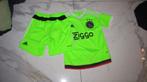 128 AJAX groen tenue, Kinderen en Baby's, Ophalen of Verzenden, Zo goed als nieuw, Jongen, Sport- of Zwemkleding