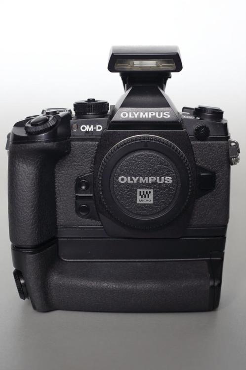 Olympus OM-D EM-1 mark 1, batterygrip, accu, lader, kabels, Audio, Tv en Foto, Fotocamera's Digitaal, Zo goed als nieuw, Spiegelreflex