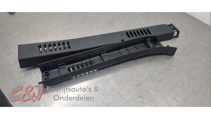 Laadbak bekleding van een Renault Trafic, Auto-onderdelen, Interieur en Bekleding, Renault, Gebruikt, 3 maanden garantie, Ophalen of Verzenden