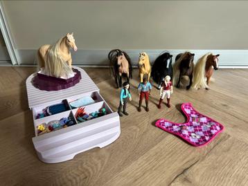 Schleich paarden + ruiters + accessoires beschikbaar voor biedingen