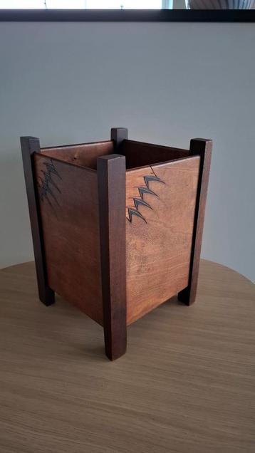 Amsterdamse School Papierbak Gebatikt Hout 1925 Art Deco beschikbaar voor biedingen
