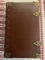 Ravensteyn Bijbel met leren kaft en koperen hoeken en sloten, Boeken, Ophalen, Zo goed als nieuw, Christendom | Protestants