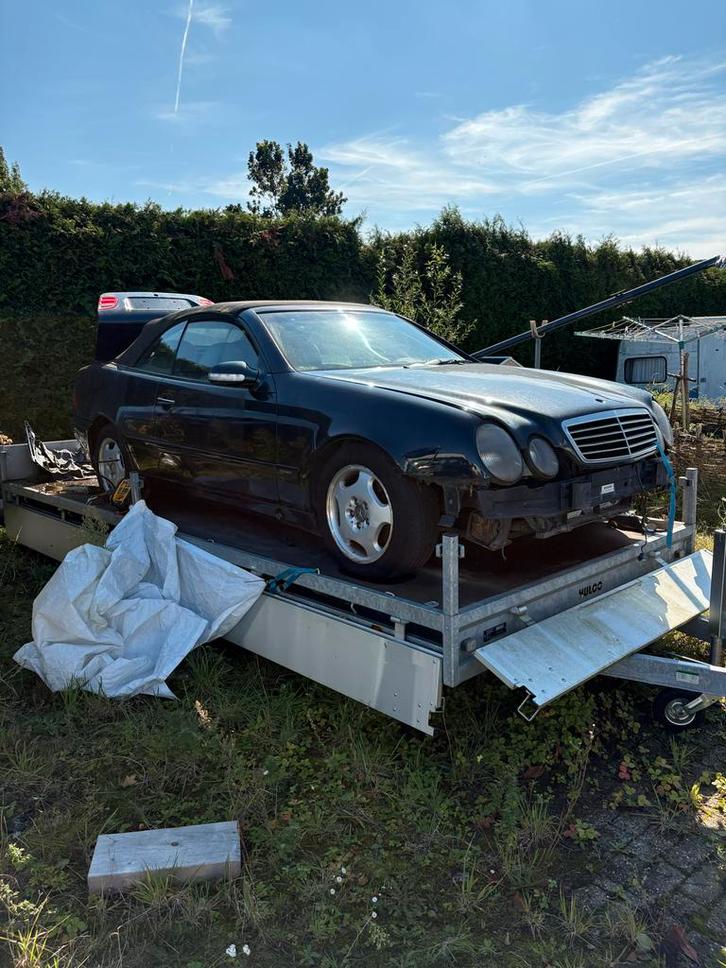 Mercedes CLK 2004 - Opknapper met Belgisch Kenteken, Auto diversen, Schadeauto's, Mercedes-Benz, Automaat, Benzine, Coupé, Blauw