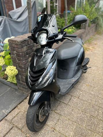 Zip 125 snor met wat werk! beschikbaar voor biedingen