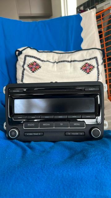 Originele Volkswagen RCD 310 beschikbaar voor biedingen