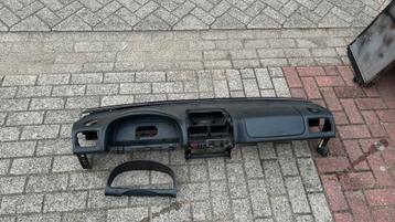 Dashboard met airbag subaru impreza gc/ gtt beschikbaar voor biedingen