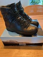 Meindl Landmacht M2 pro leger Maat 275 B is 43,5, Kleding | Heren, Schoenen, Ophalen of Verzenden, Gedragen, Zwart, Wandelschoenen of Bergschoenen