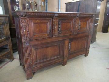 Oer 11158 17e eeuws Hollands dressoir uit omgeving Brabant beschikbaar voor biedingen