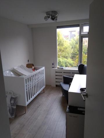 Wit ledikantje 90 x 140 beschikbaar voor biedingen