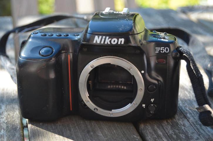 Nikon F50 body, GEEN lens dus, Audio, Tv en Foto, Fotocamera's Analoog, Gebruikt, Spiegelreflex, Nikon, Ophalen of Verzenden