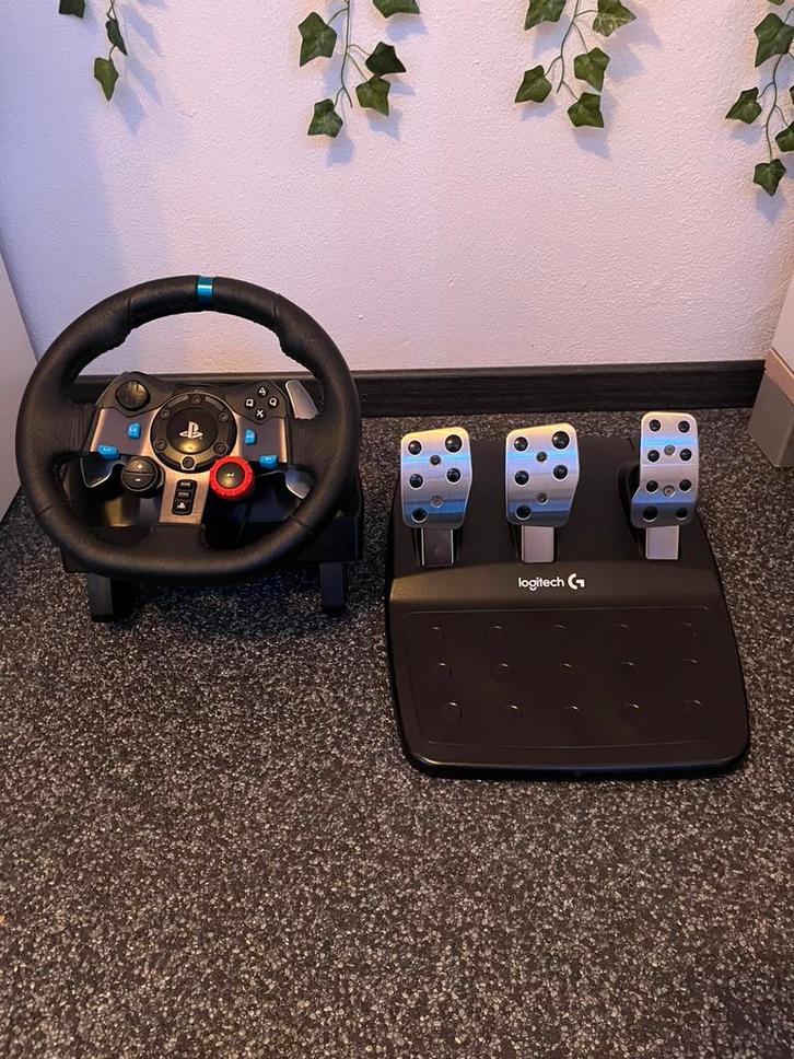 Logitech G29 Racing Wheel + Pedalen, Spelcomputers en Games, Spelcomputers | Sony PlayStation Consoles | Accessoires, Gebruikt