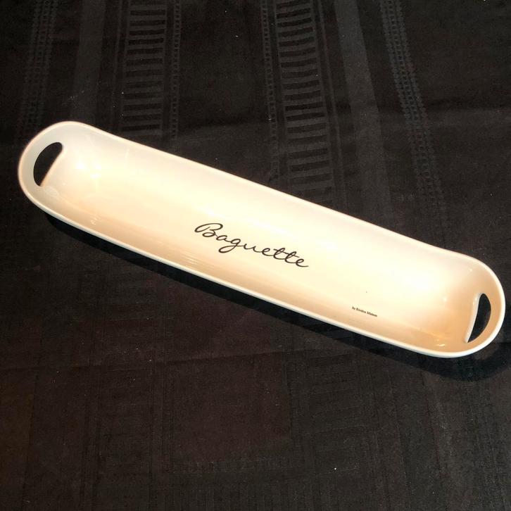 Mooie grote witte baquette schaal - Riviera Maison, Huis en Inrichting, Woonaccessoires | Schalen en Manden, Zo goed als nieuw