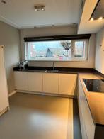 Hoekkeuken in goede staat met Bauknecht apparatuur, Gebruikt, Hoekkeuken, Ophalen of Verzenden, Greeploos