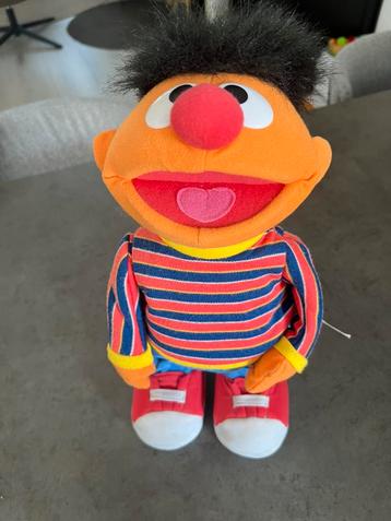 Kietel me Ernie / Tickle me Ernie beschikbaar voor biedingen