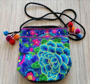 Nieuwe handgemaakte etnische Hmong schoudertas veelkleurig beschikbaar voor biedingen