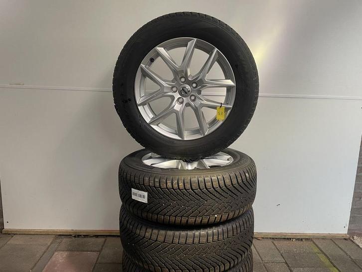 Volvo XC-60 Winterwielen Pirelli 235/60 R18, Auto-onderdelen, Banden en Velgen, Banden en Velgen, Winterbanden, 18 inch, 235 mm
