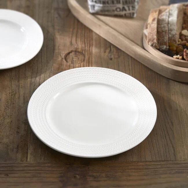 6 klassieke borden van Riviera maison twv € 120,-, Huis en Inrichting, Keuken | Servies, Nieuw, Bord(en), Overige stijlen, Aardewerk