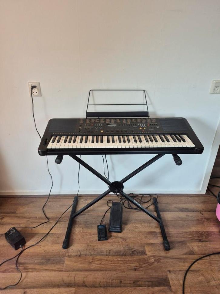 Technics KN650 Keyboard met Standaard en Pedaal, Muziek en Instrumenten, Keyboards, Gebruikt, 61 toetsen, Technics, Aanslaggevoelig