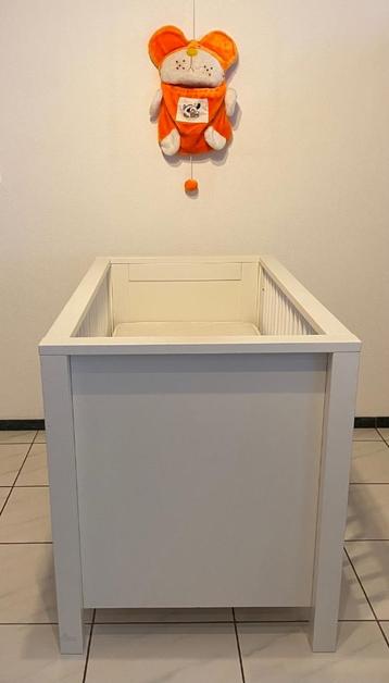 Kinder/baby bed, WIT in uitstekende staat beschikbaar voor biedingen