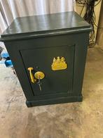 Antieke gerestaureerde brandkast/kluis met sleutels, Ophalen