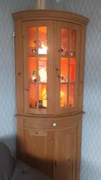 Massief grenen hoek vitrinekast, Huis en Inrichting, Kasten | Vitrinekasten, 200 cm of meer, Zo goed als nieuw, Grenenhout, 25 tot 50 cm