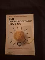 Maaike van den Herik - Een onderzoekende houding, Boeken, Maaike van den Herik; Arnout Schuitema, Ophalen of Verzenden, Zo goed als nieuw