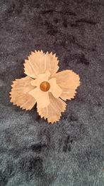Antieke Bloem Broche zeer oud elegant fragiel, Overige materialen, 4 tot 7 cm, Gebruikt, Beige
