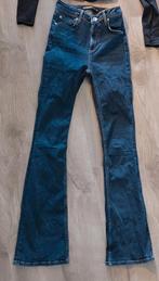 Spijker broek mt wijde pijpen en Sara shirt, Kleding | Dames, Ophalen of Verzenden, Zo goed als nieuw, Blauw, W28 - W29 (confectie 36)