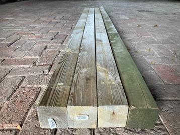 Vier palen balken 85 x 85 mm, 2.70 - 3 meter lang.  beschikbaar voor biedingen