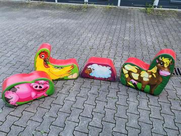 4 grote softplay figuren, BSO, ballenbak, boerderij beschikbaar voor biedingen