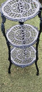 Mooie gietijzeren etagère /of plantentafel (brocante), Tuin en Terras, Tuinwanddecoratie, Ophalen, Gebruikt