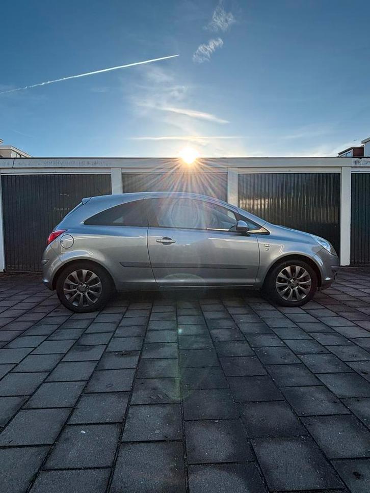 Opel Corsa 1.4 16V 3D 2011 Grijs, Auto's, Opel, Particulier, Corsa, Benzine, B, Hatchback, Handgeschakeld, Origineel Nederlands