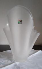 Zakdoek vaas frosted glas, Huis en Inrichting, Woonaccessoires | Vazen, Overige kleuren, Ophalen of Verzenden, Minder dan 50 cm