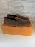 NIEUW Tod’s suède slip-ons – zandkleur – maat 43, Kleding | Heren, Schoenen, Loafers, Bruin, Nieuw, Ophalen of Verzenden