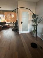 Mooie Booglamp met Rotan Kap, Huis en Inrichting, Lampen | Vloerlampen, Ophalen, Zo goed als nieuw, Metaal, 150 tot 200 cm