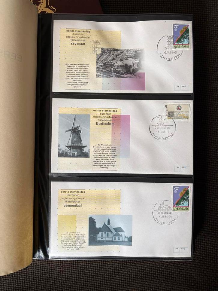 Twee albums First Day Covers (FDC) 1-207, Postzegels en Munten, Postzegels | Eerstedagenveloppen, Onbeschreven, Nederland, Ophalen of Verzenden