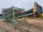 Lange Transportband met frame en grote invoer trechter, Ophalen