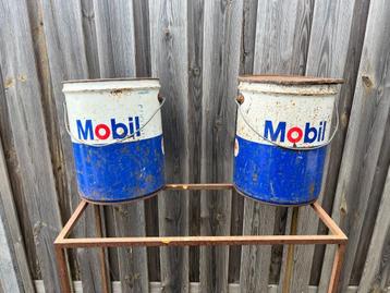 Vitage Mobil Oil  beschikbaar voor biedingen