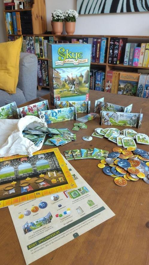 Skye - Bordspel, Hobby en Vrije tijd, Gezelschapsspellen | Bordspellen, Zo goed als nieuw, Een of twee spelers, Drie of vier spelers