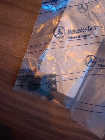 Mercedes-Benz Agrafe – A1079882478 beschikbaar voor biedingen