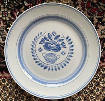 Arabia Blue Rose Bord beschikbaar voor biedingen