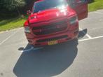 Dodge RAM 2022 Rood, Auto's, Bestelauto's, Automaat, 5654 cc, Leder en Stof, Origineel Nederlands