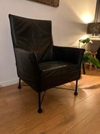 Montis Charly, zwart lederen fauteuil met zwart onderstel, Huis en Inrichting, Fauteuils, Ophalen, Minder dan 75 cm, Leer, Zo goed als nieuw