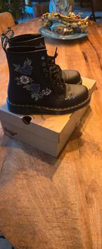 Dr. Martens Laarzen met Bloemen - Maat 40, Kleding | Dames, Zwart, Lage of Enkellaarzen, Ophalen of Verzenden, Dr. Martens