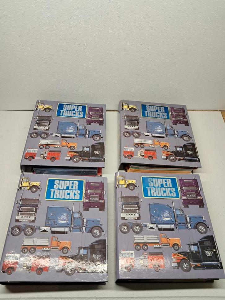 Uit verzameling verzamel mappen Super Trucks, Boeken, Vervoer en Transport, Zo goed als nieuw, Vrachtwagen, Ophalen